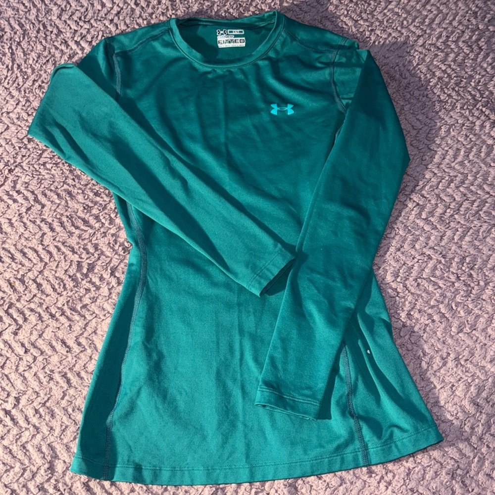 Under Armor base layer. Size XS.